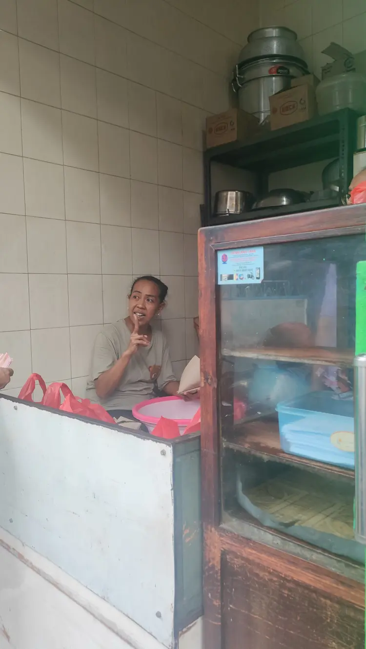 Anjay, 2 jam langsung ludes padahal gak ada tempat buat Nongkrong! Nasi lemak ini apaan sih?