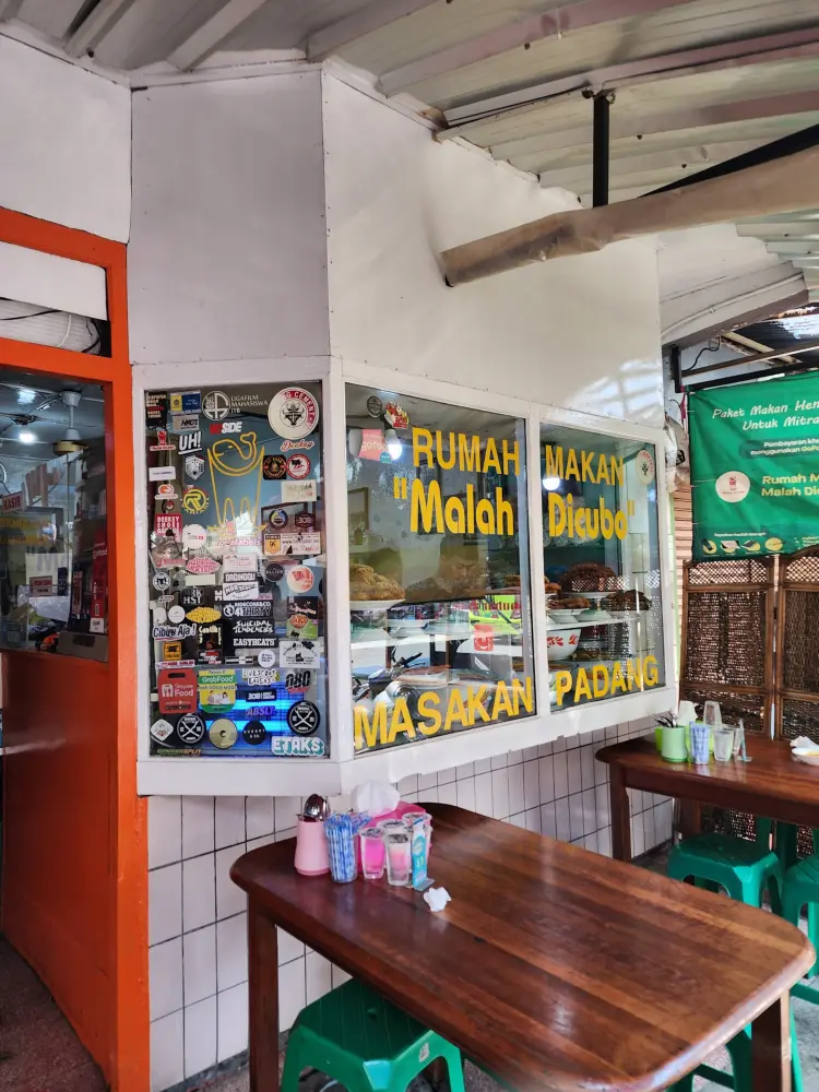 Rumah Makan Padang - Malah Dicubo 4