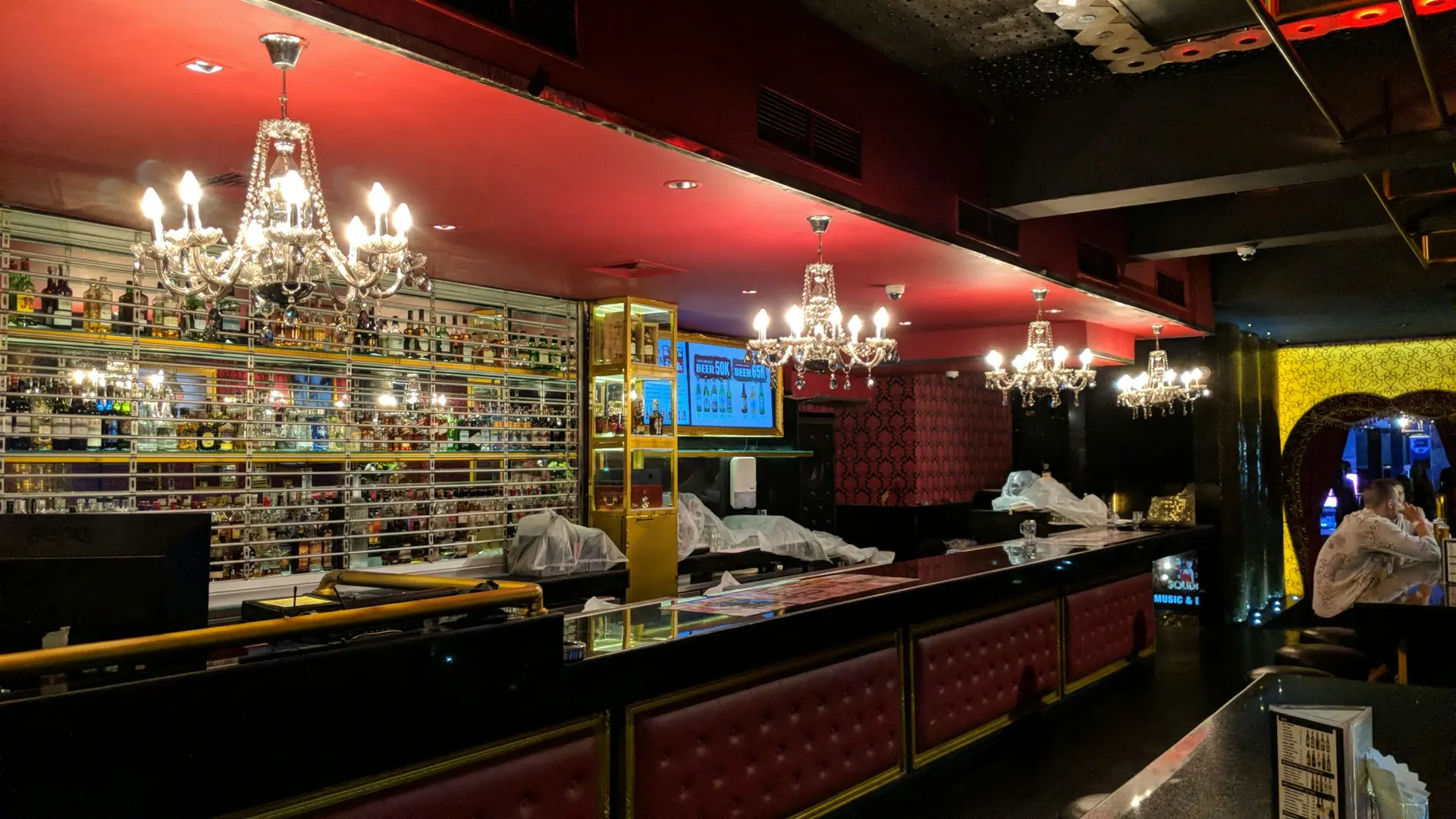 Katanya Sky Garden mantap? Gue udah cek langsung, realitanya... anjay, B aja. 3