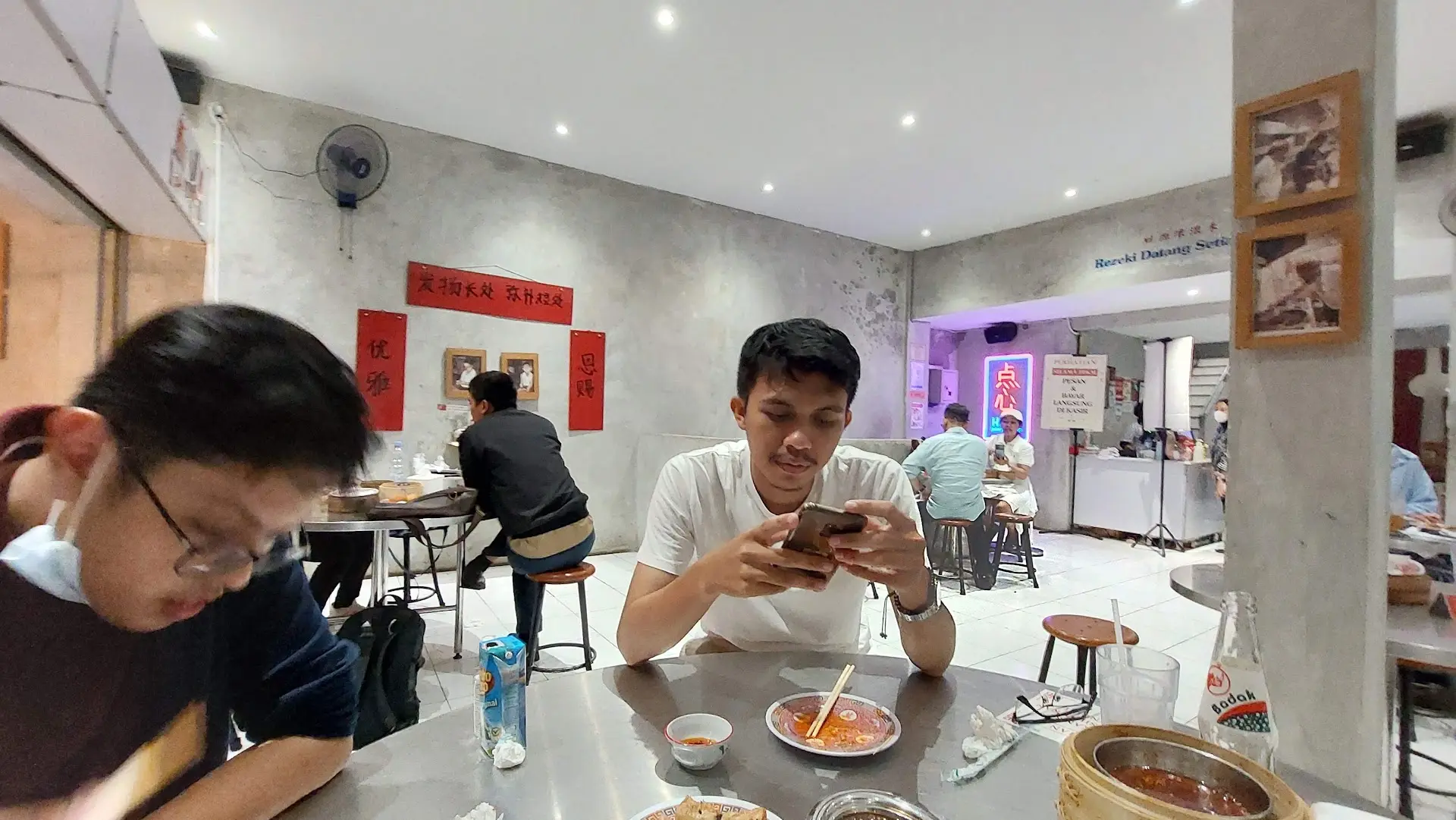 雅加达网红HAKA点心，排队1小时就为这？真不是智商税吗？ 5