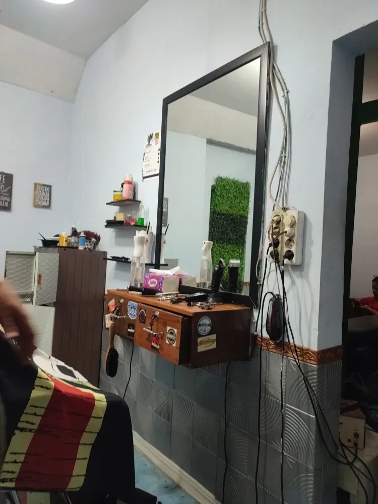 HC barbershop madiun 1