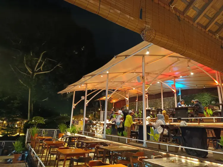 Rooftop Coffee Dago 3