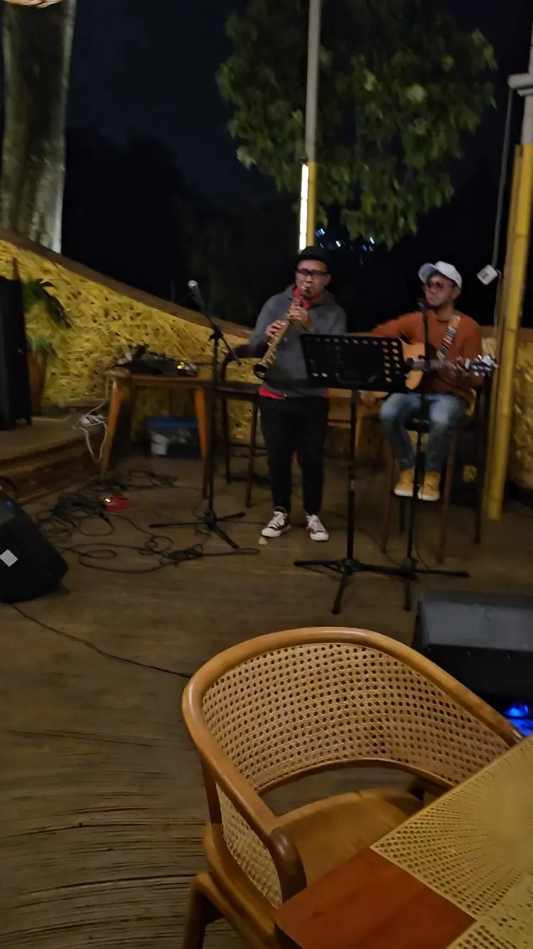 Rooftop Coffee Dago 6