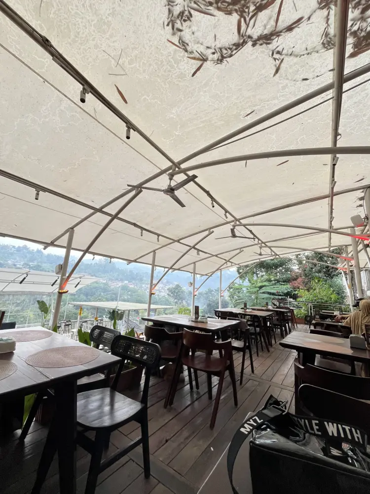 Rooftop Coffee Dago 8