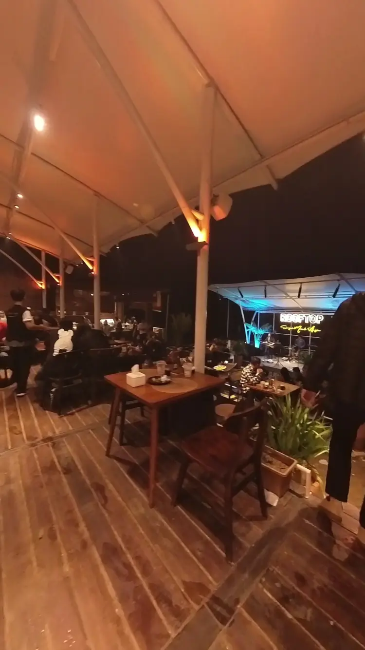 Rooftop Coffee Dago 4