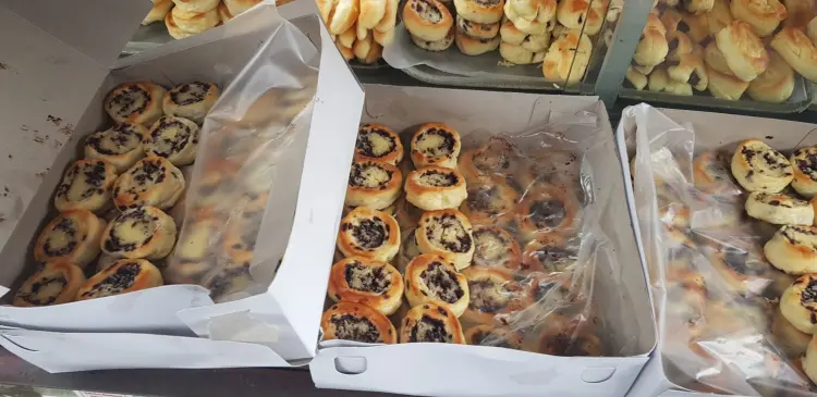 Roti Unyil - Venus Bakery, Pasar Anyar 1