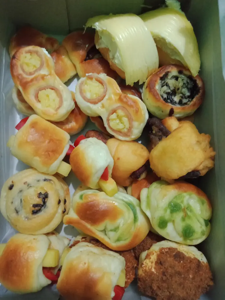 Roti Unyil - Venus Bakery, Pasar Anyar 9