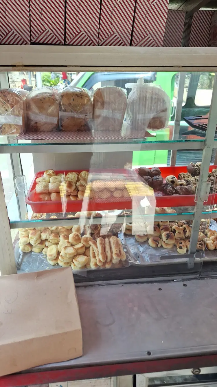 Roti Unyil - Venus Bakery, Pasar Anyar 7