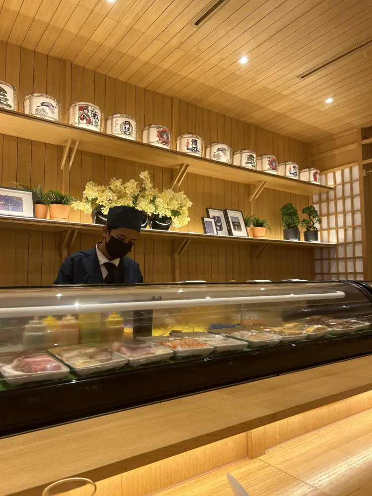 Sushi Hiro - Living World 5