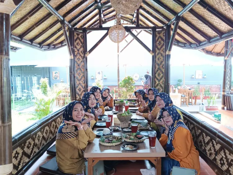 Makanan Sunda langganan Presiden, rasanya sultan harga rakyat, TAPI gue wajib protes