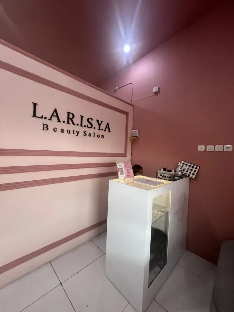LARISYA SALON 1