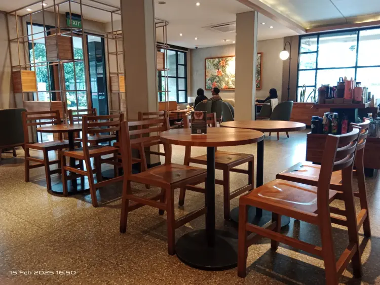 Starbucks Sudirman 9