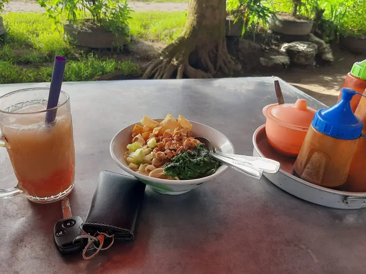 Warung pinggir kali 1