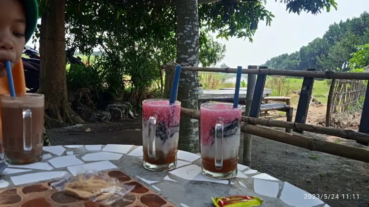 Warung pinggir kali 6