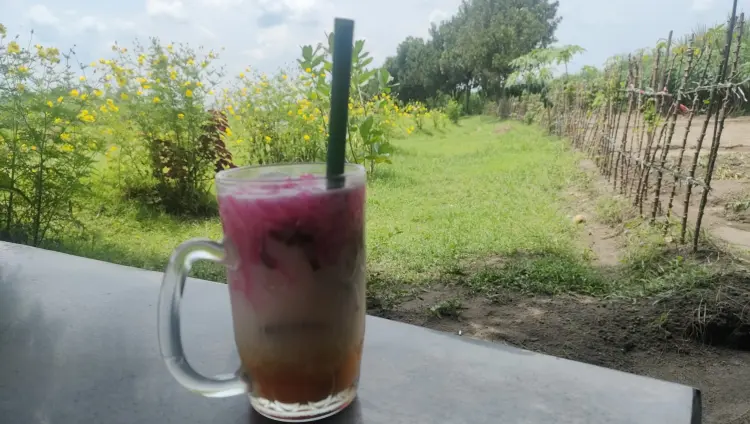 Warung pinggir kali 5