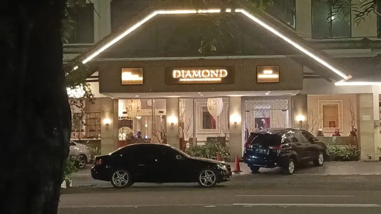 Restaurant & Cafe Diamond 1