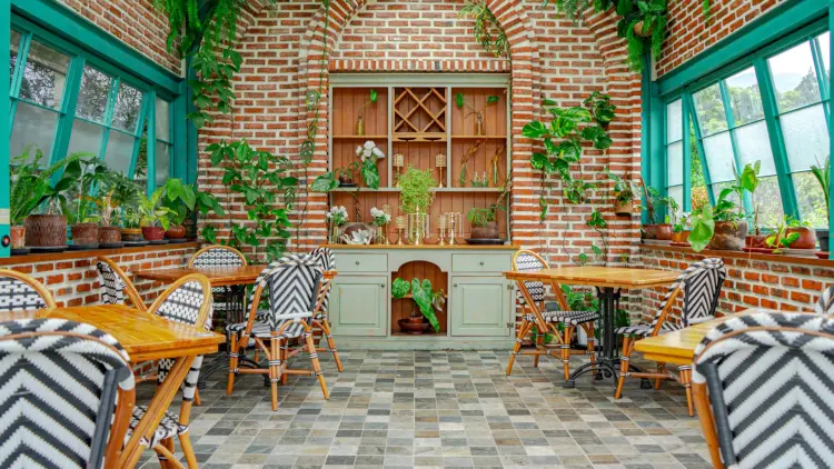 Roofpark Puncak - Cafe, Restaurant, Karaoke, and Billiard 9