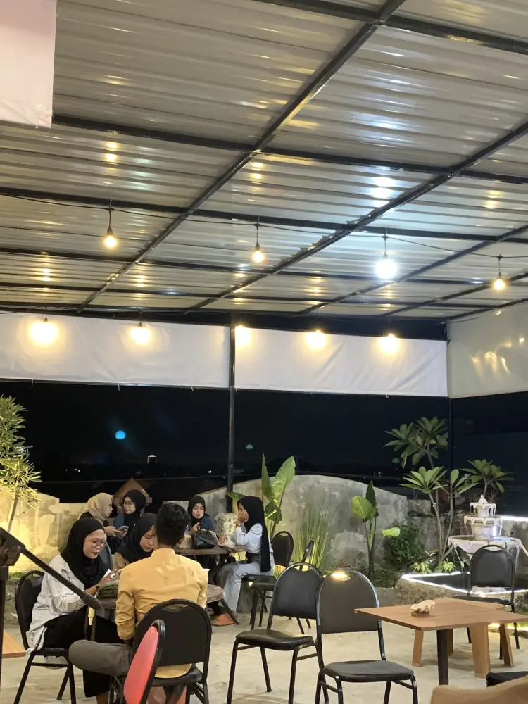 Ryu Coffee & Rooftop Space 2