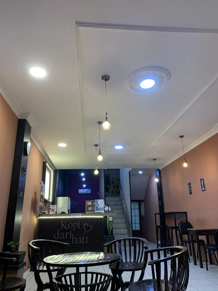 Ryu Coffee & Rooftop Space 4