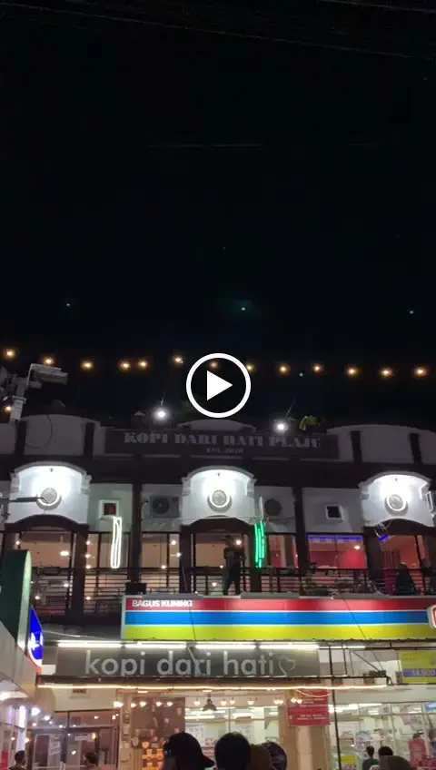 Ryu Coffee & Rooftop Space 3