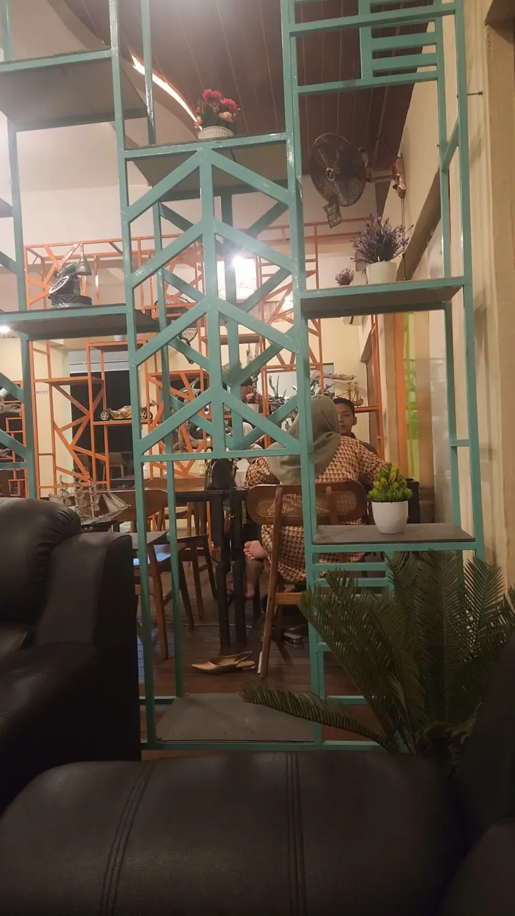 Sinrilik Cafe Makassar 2