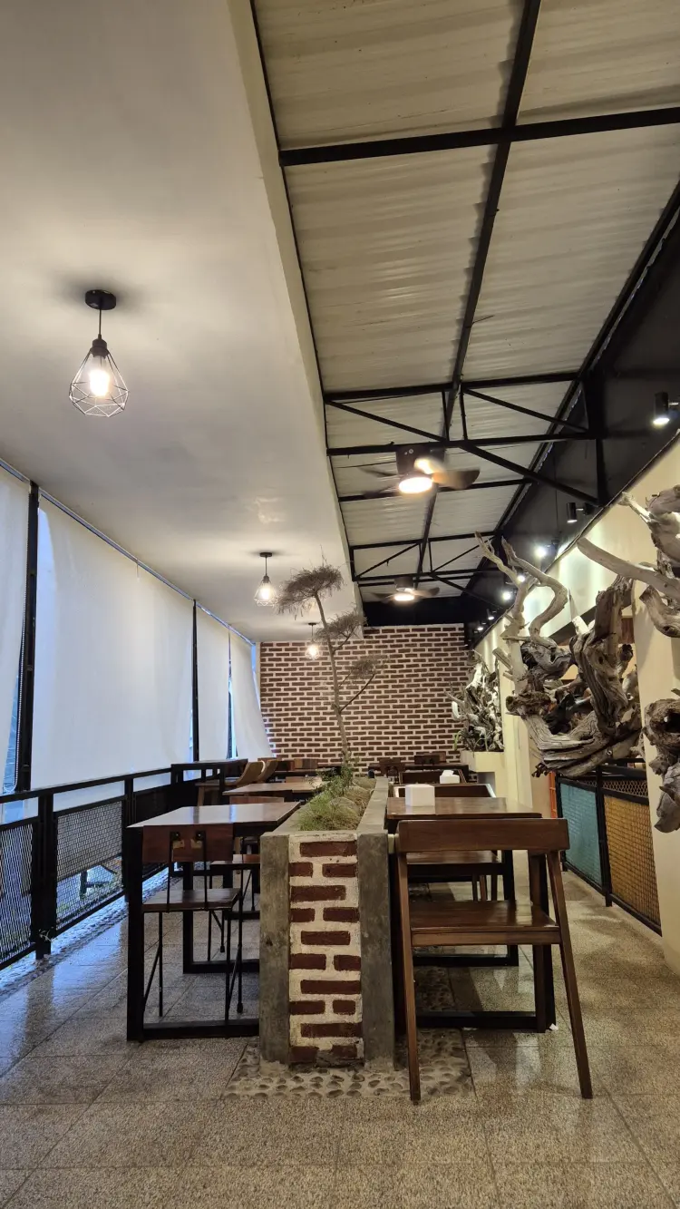 Sinrilik Cafe Makassar 9