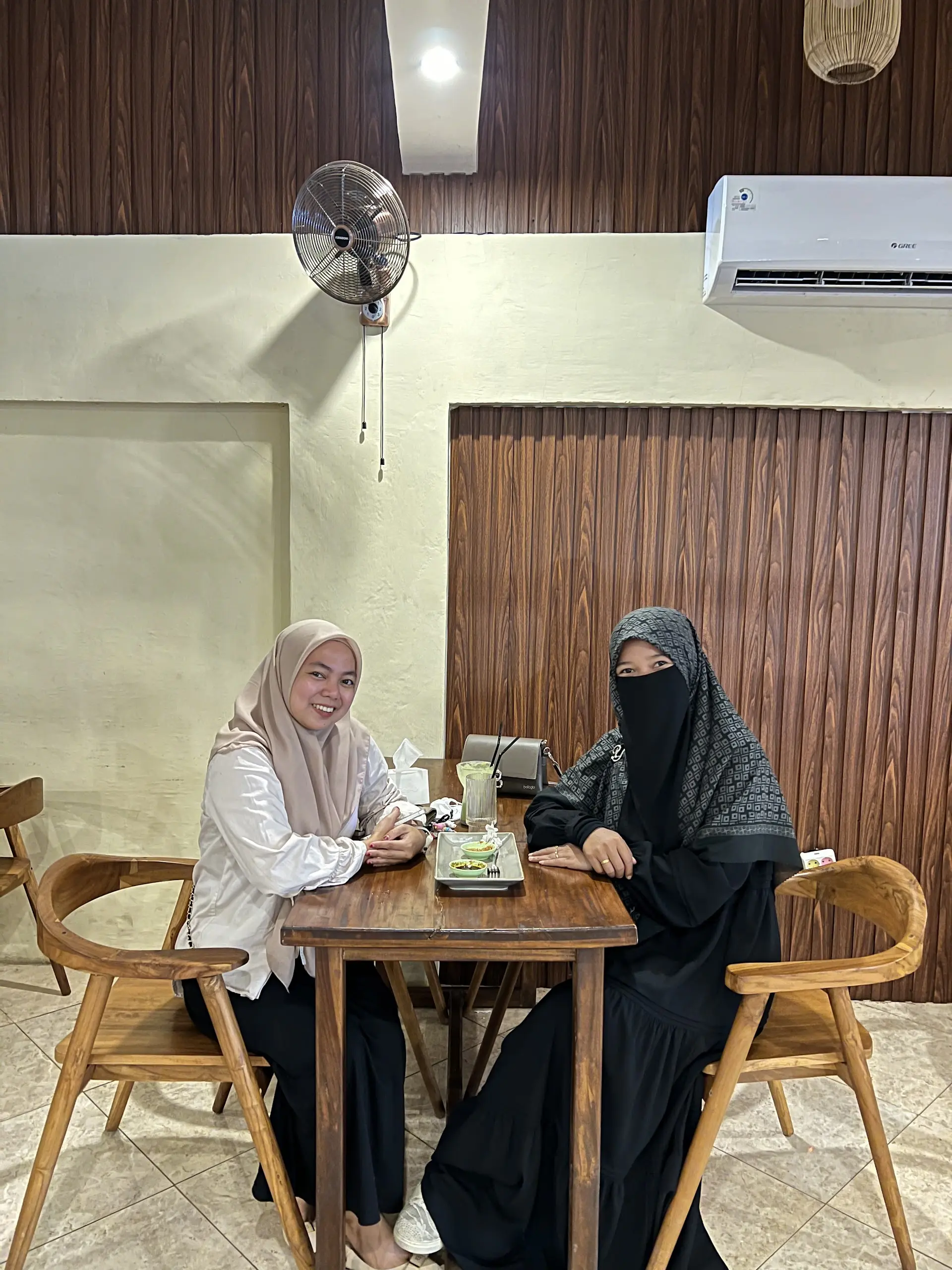 Anjay, rating Google 4.9 tapi AC-nya cuma pajangan? Tempat di Makassar ini beneran bikin cinta tapi benci 2