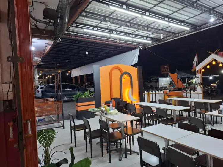 Rumah Bancakan Ayam bekakak 8