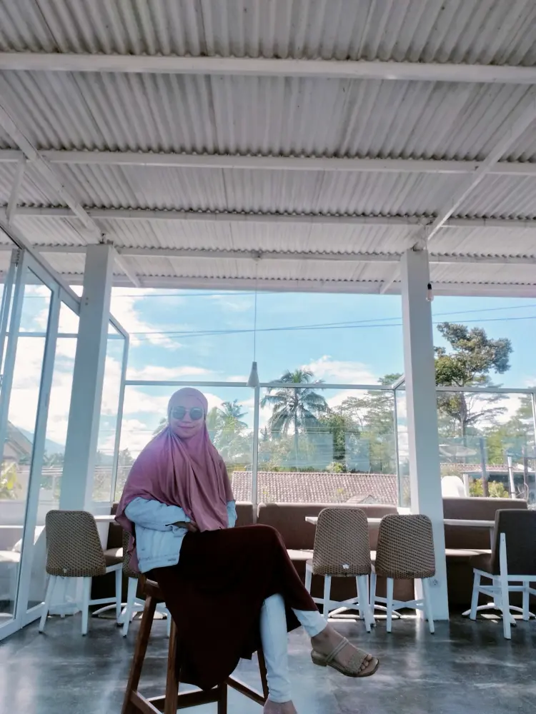 Dhayo Coffee & Space 4