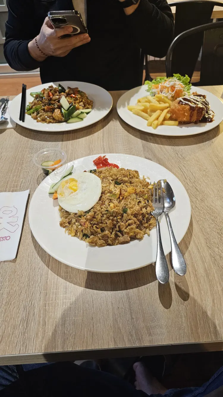 Food Junction Grand Pakuwon 7