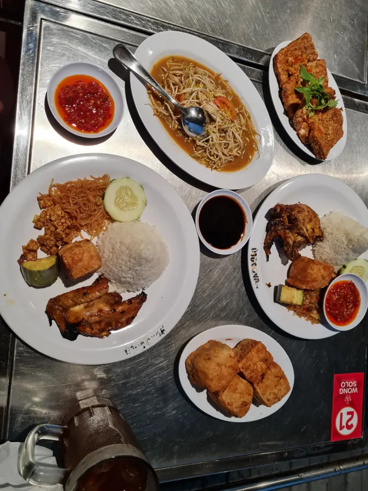 Food Junction Grand Pakuwon 6