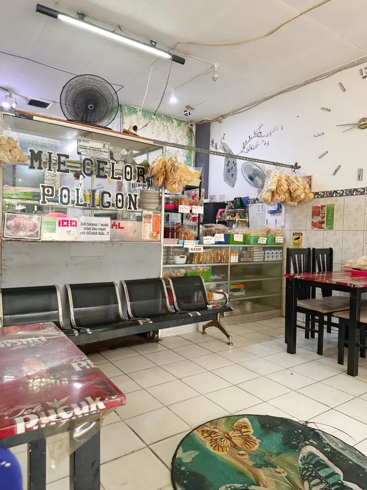 巨港这家传奇面馆，我劝你别对环境有任何期待！