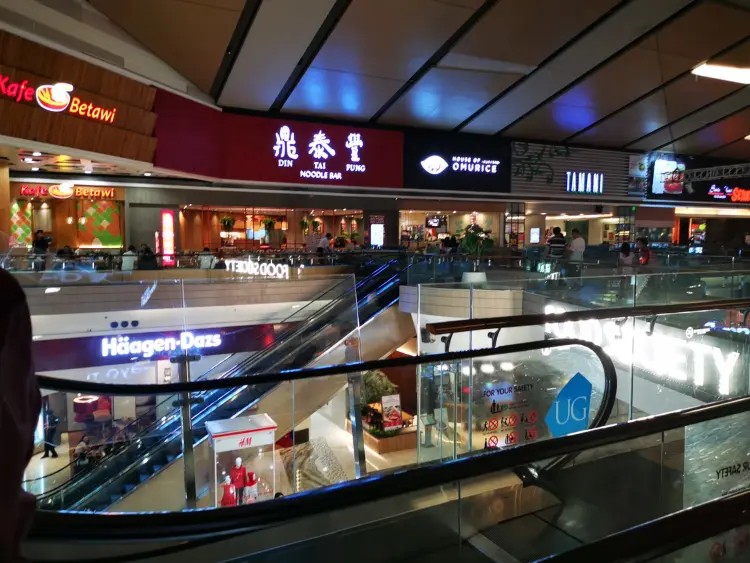 Din Tai Fung Noodle Bar 8