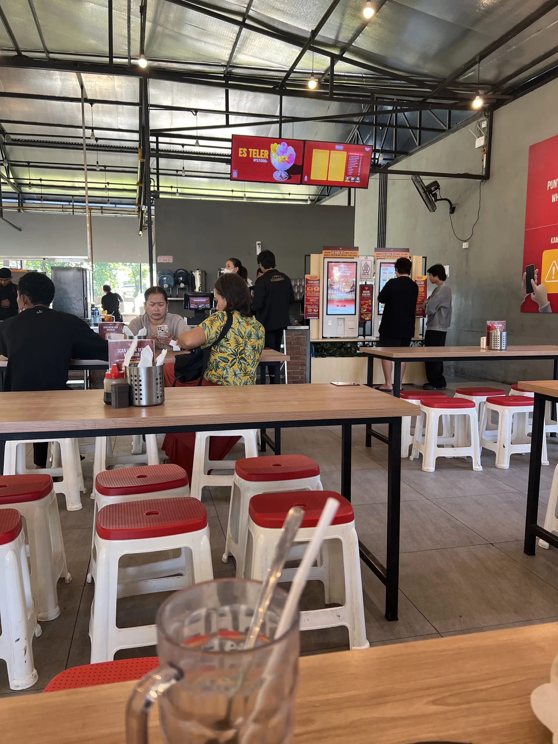 Google 4.6, antre sejam, demi sepiring Sambal 'kurang pedas' ini doang? 4