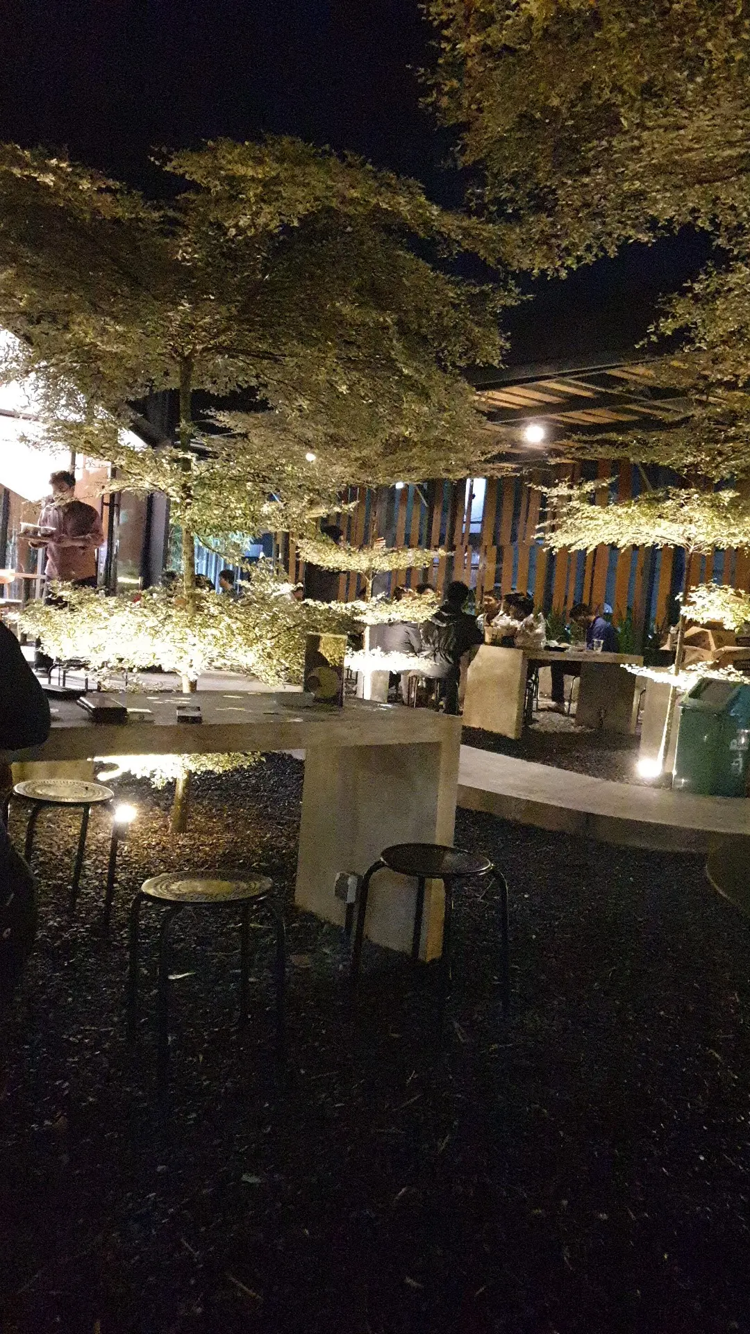 Anak WFC, sini kumpul! Kafe di Banjar Baru ini colokannya banyak banget, asli sampe terharu 8