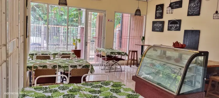 RESTO DAN CAFE DAUN SALMA 7