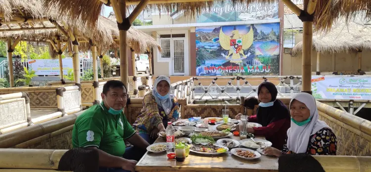 RESTO DAN CAFE DAUN SALMA 2