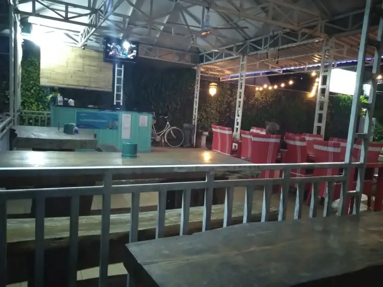 RESTO DAN CAFE DAUN SALMA 6