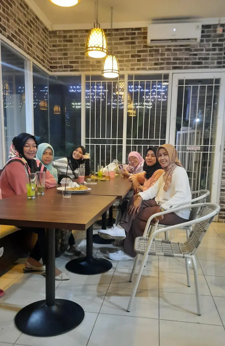 RESTO DAN CAFE DAUN SALMA 4