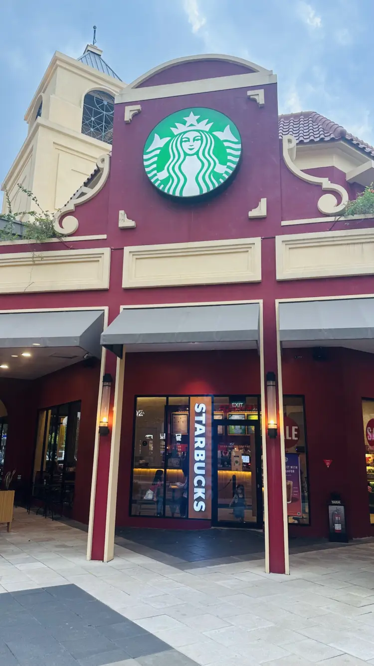 Starbucks - Summarecon Villaggio Outlets 1