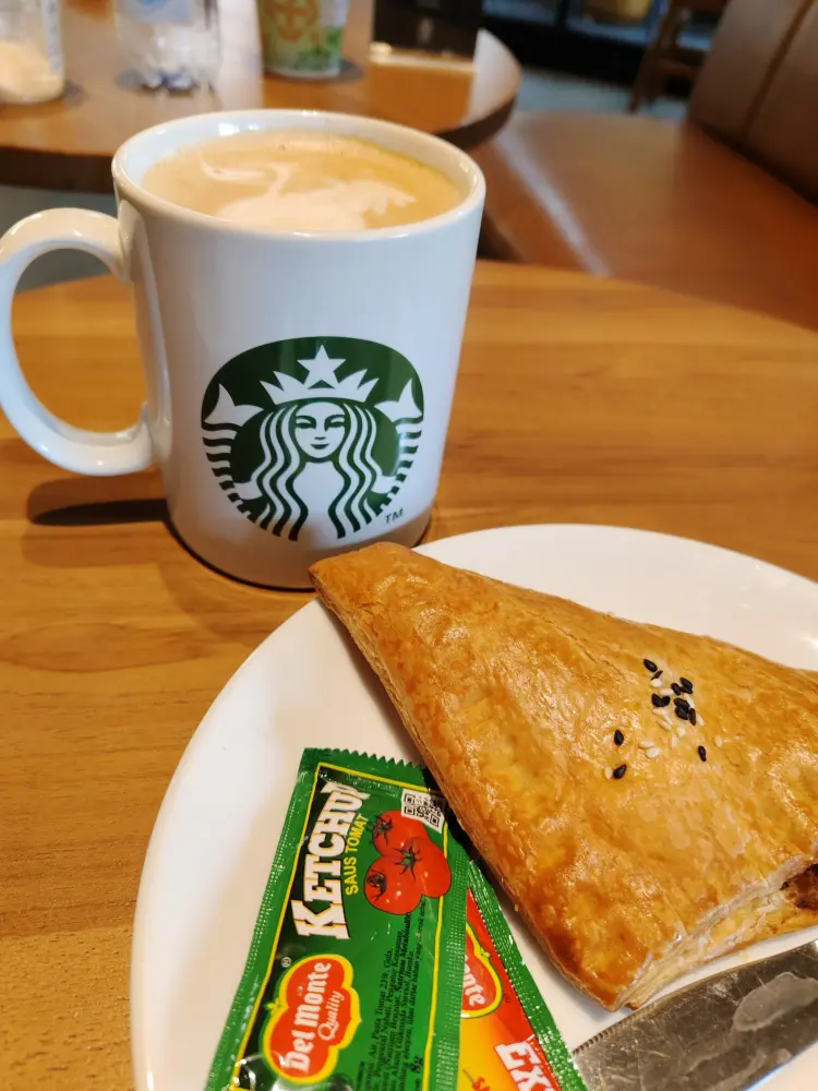 Starbucks - Summarecon Villaggio Outlets 3