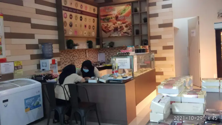 Queen Bakery Purwokerto 10