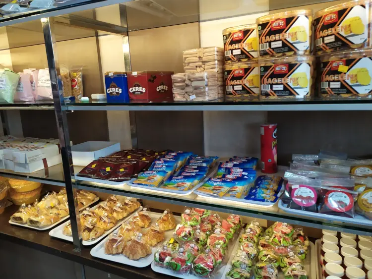 Queen Bakery Purwokerto 6