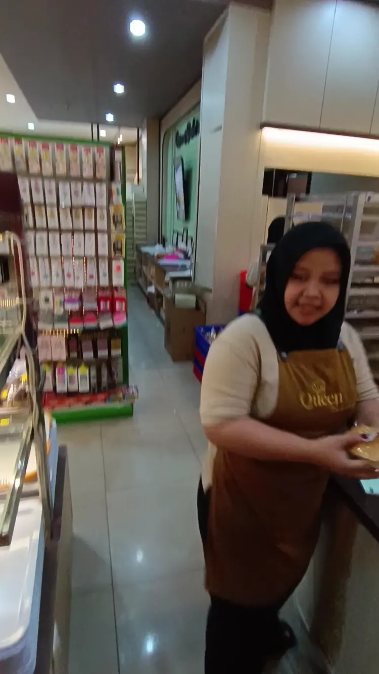 Queen Bakery Purwokerto 7