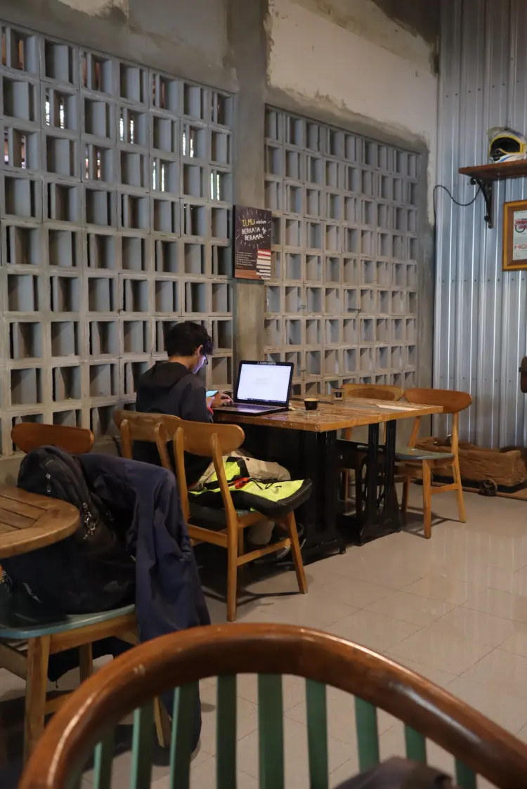 Sekarep Cafe & Eatery 9