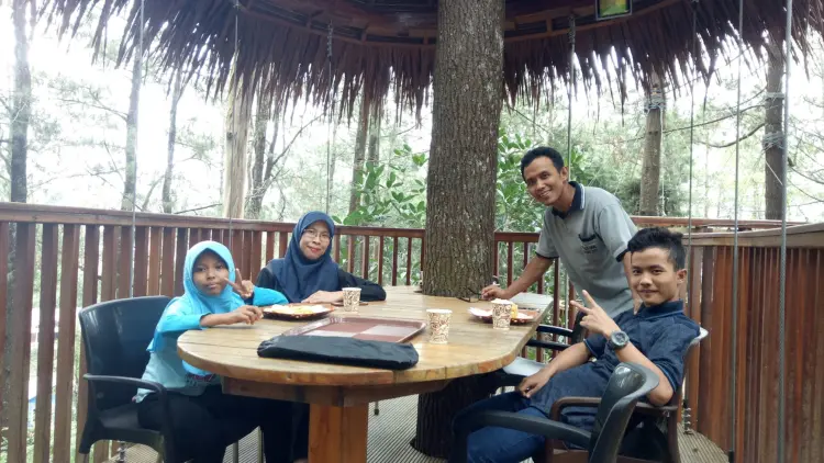 Waroeng Nggoenoeng Restaurant 4