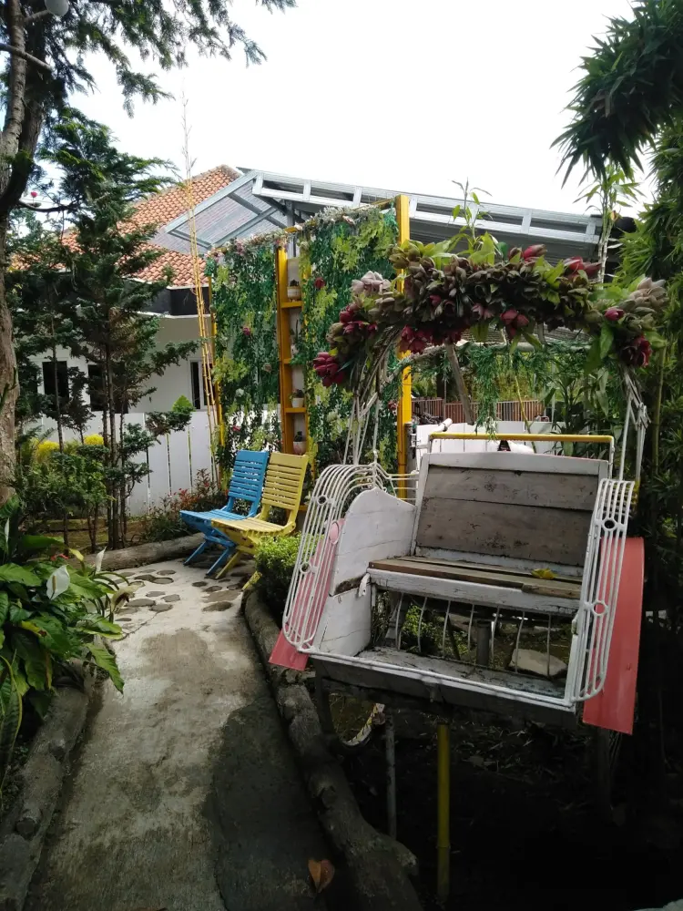 Waroeng Nggoenoeng Restaurant 7