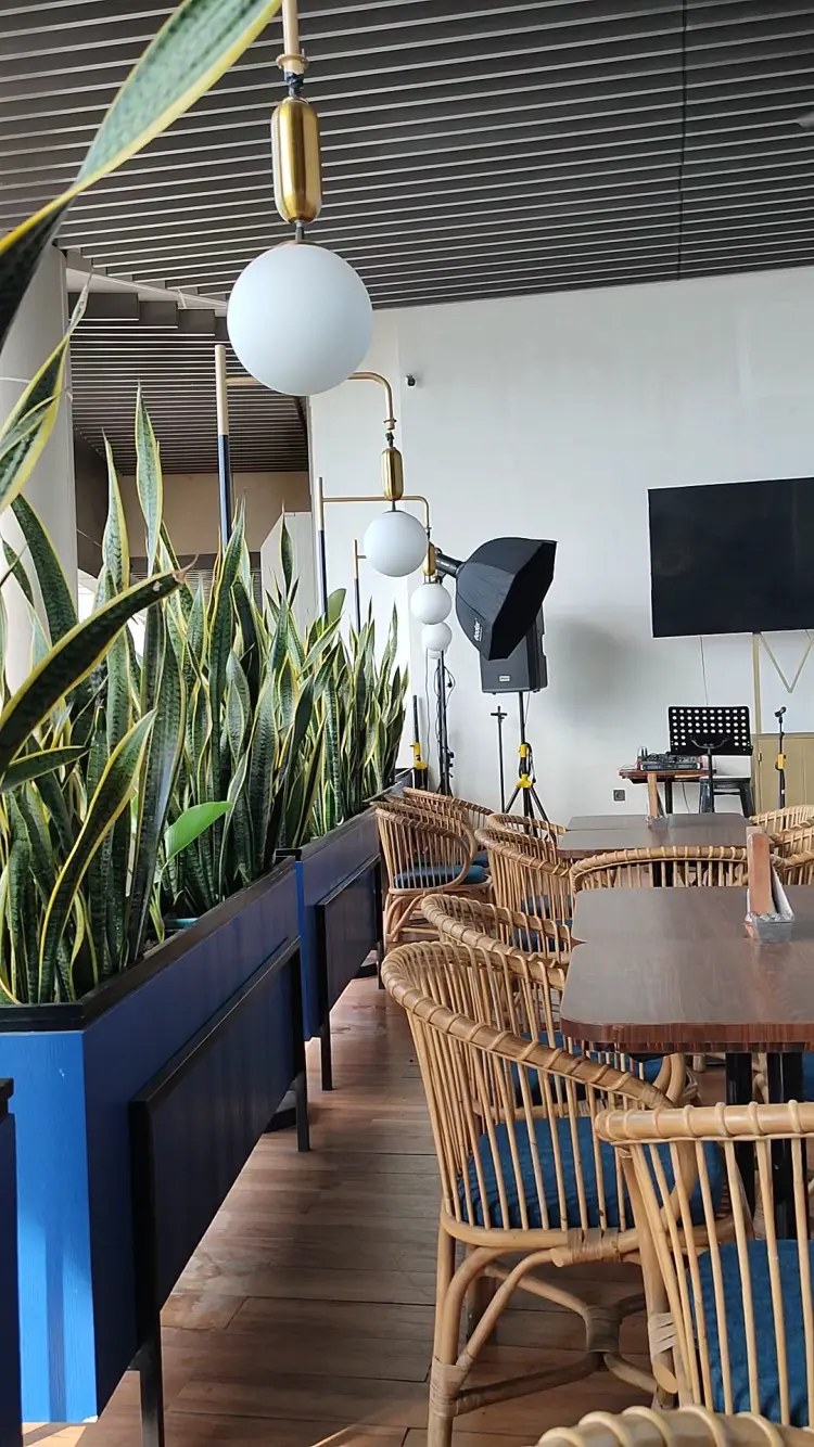 Vcontinental Delipark 4