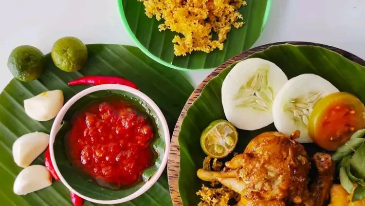 AYAM GORENG KREMES KHAS SOLO ECHO - Batua Raya 1