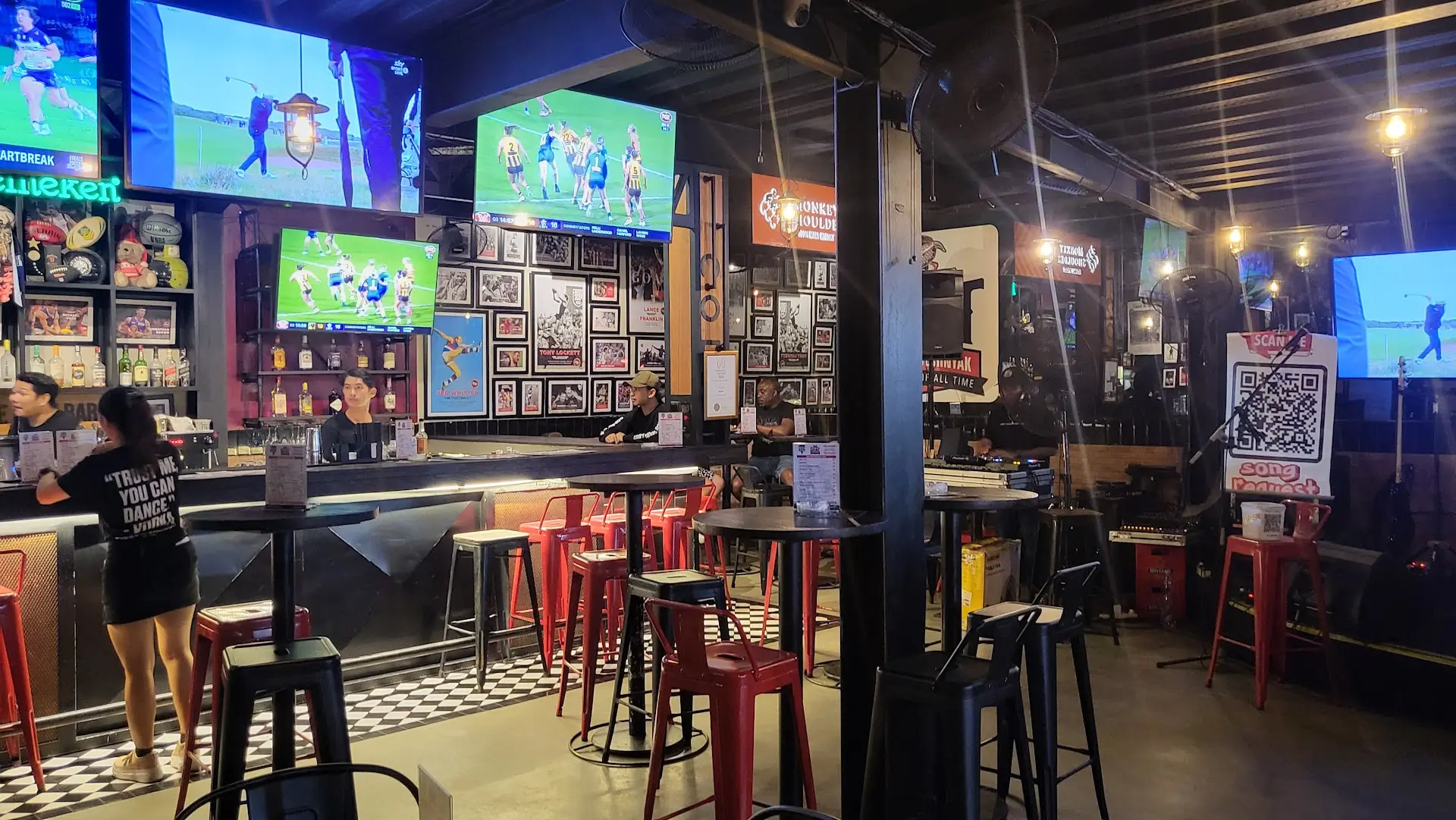 Extroverts & Sports Fans: Your Happy Seminyak Home Found! 2